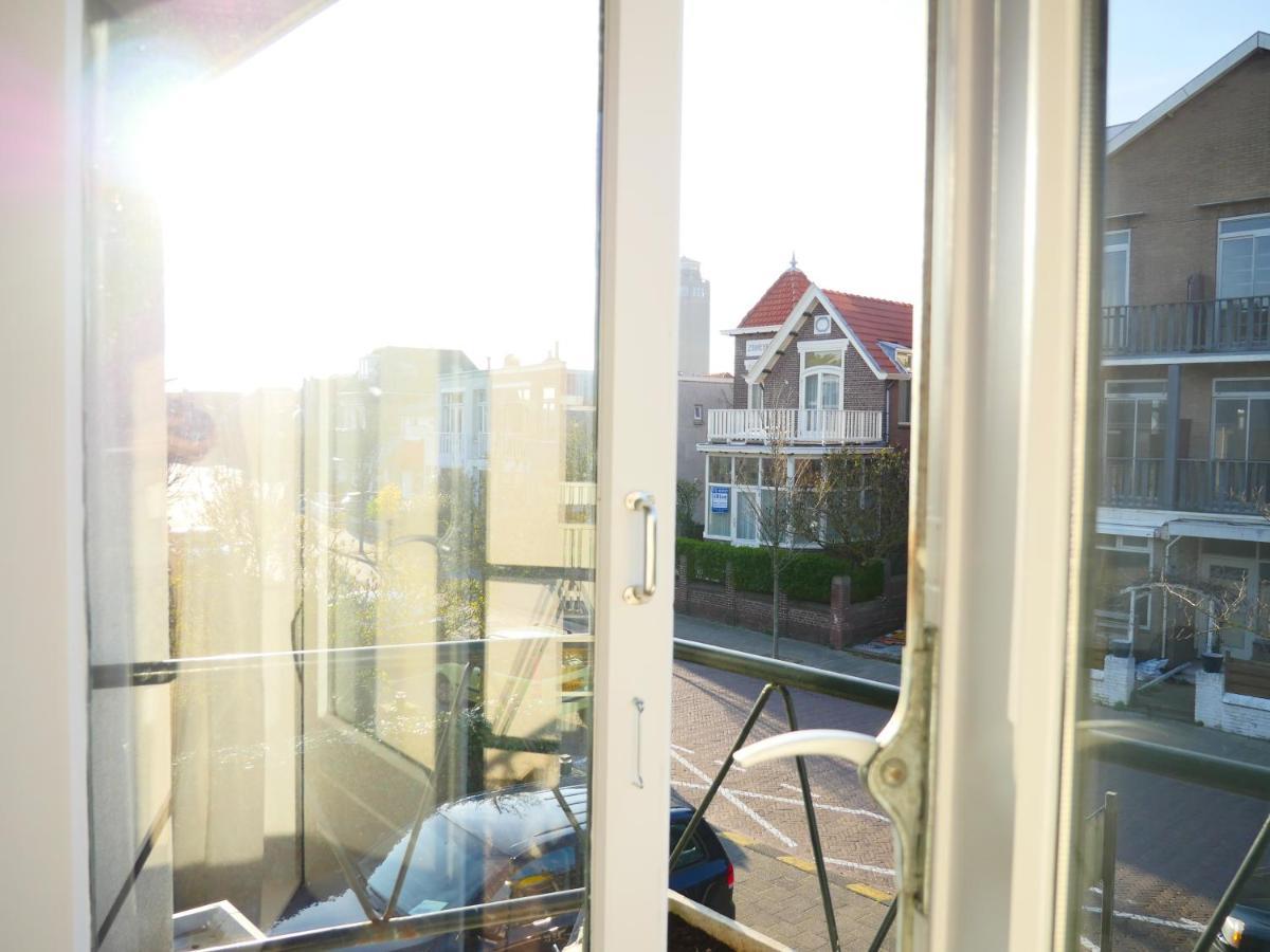 Hotel / Pension Villa Tanahlot Zandvoort Exteriör bild