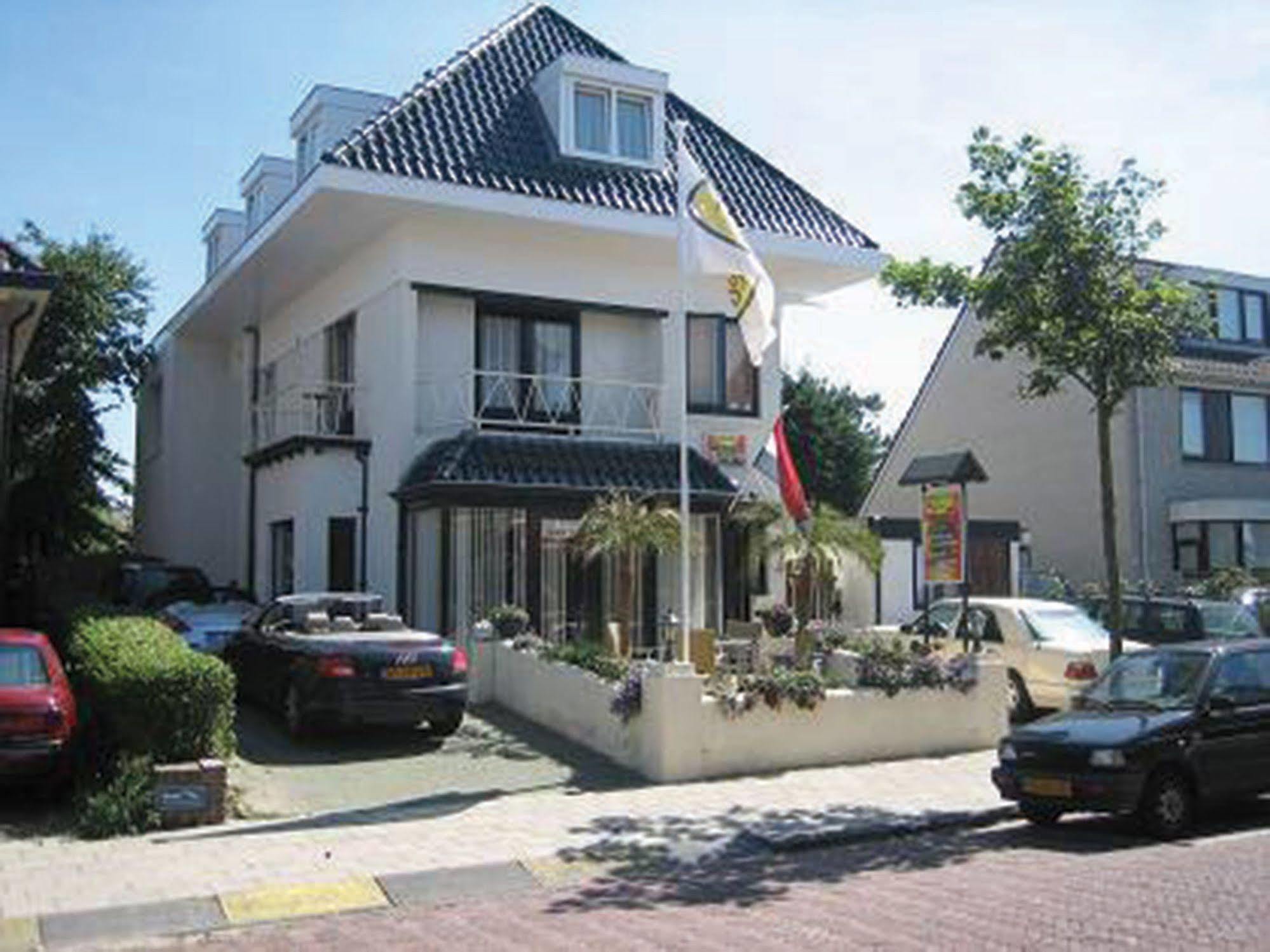 Hotel / Pension Villa Tanahlot Zandvoort Exteriör bild